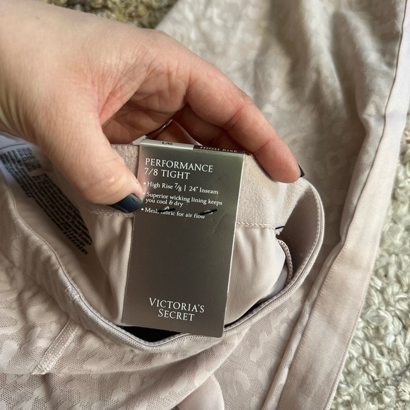 Victoria’s Secret 7/8 High Rise Performance Tight Cheetah Print NWT - Picture 16 of 16